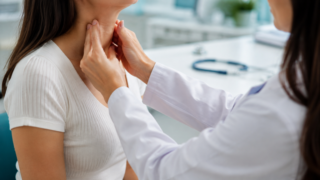 Consult endocrinologic: când ai nevoie, cum decurge și ce aduci cu tine